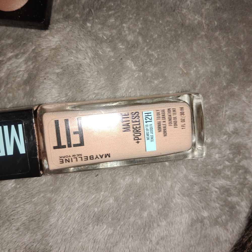 Maybelline Cream Foundation Matte Poreless